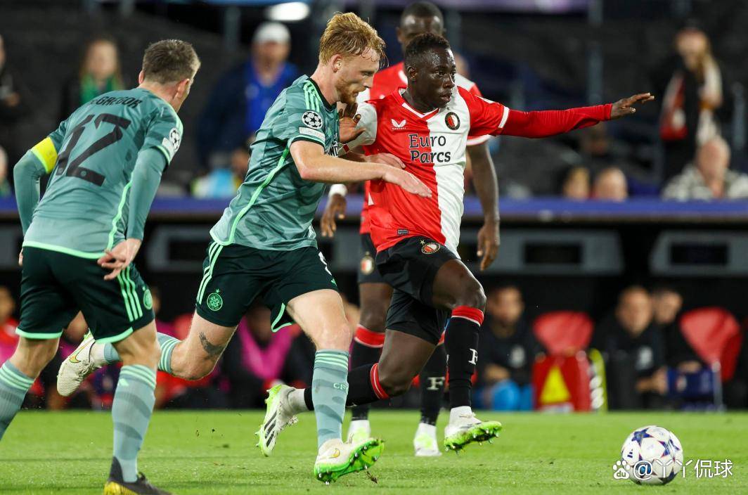 包含冲刺阶段费耶诺德备战欧联；战术微调细节曝光；话题不断；医务组通报恢复的词条