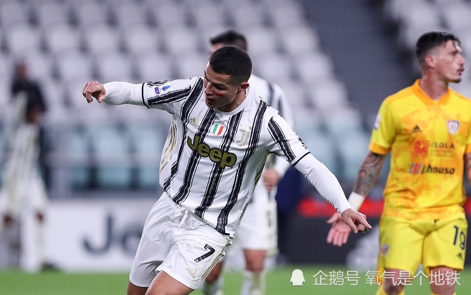 英雄联盟直播-国际比赛日门兴格拉德巴赫调整名单以备意甲，迎来里程碑环节打磨，压力陡增，更衣室氛围转暖(西交利物浦4+0)